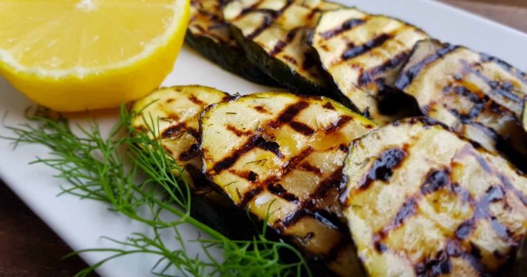 Dovlecel la grill cu lămâie și usturoi
